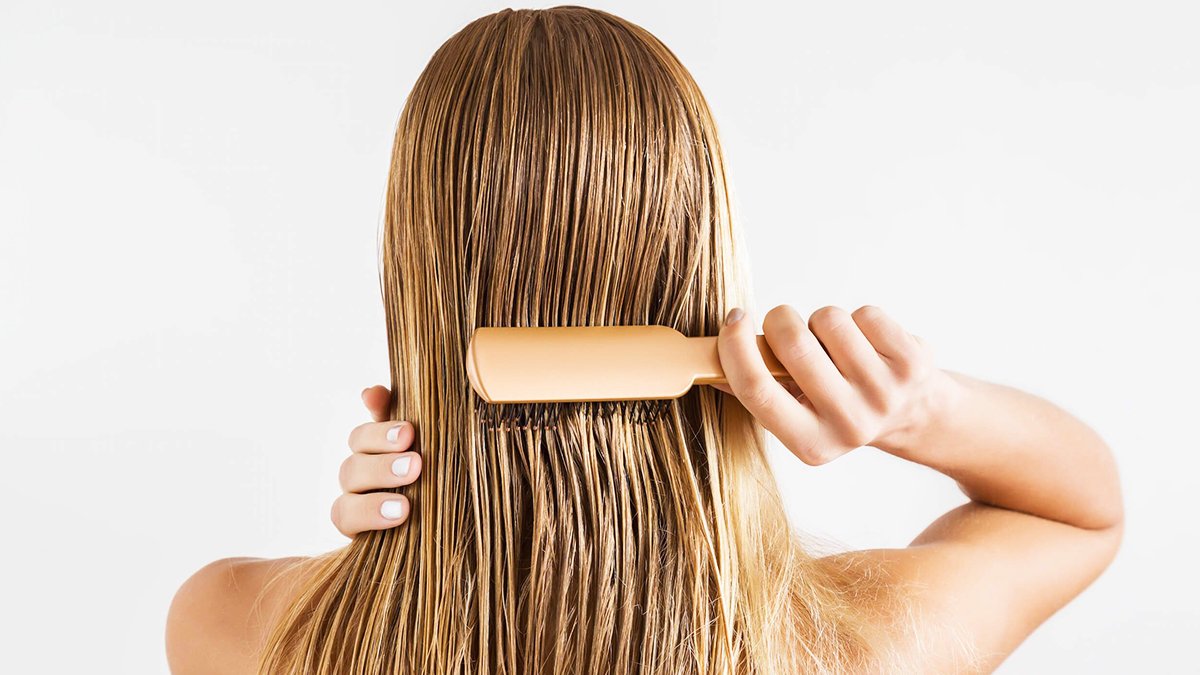 Rüyada Tarak / Taranmak Görmek